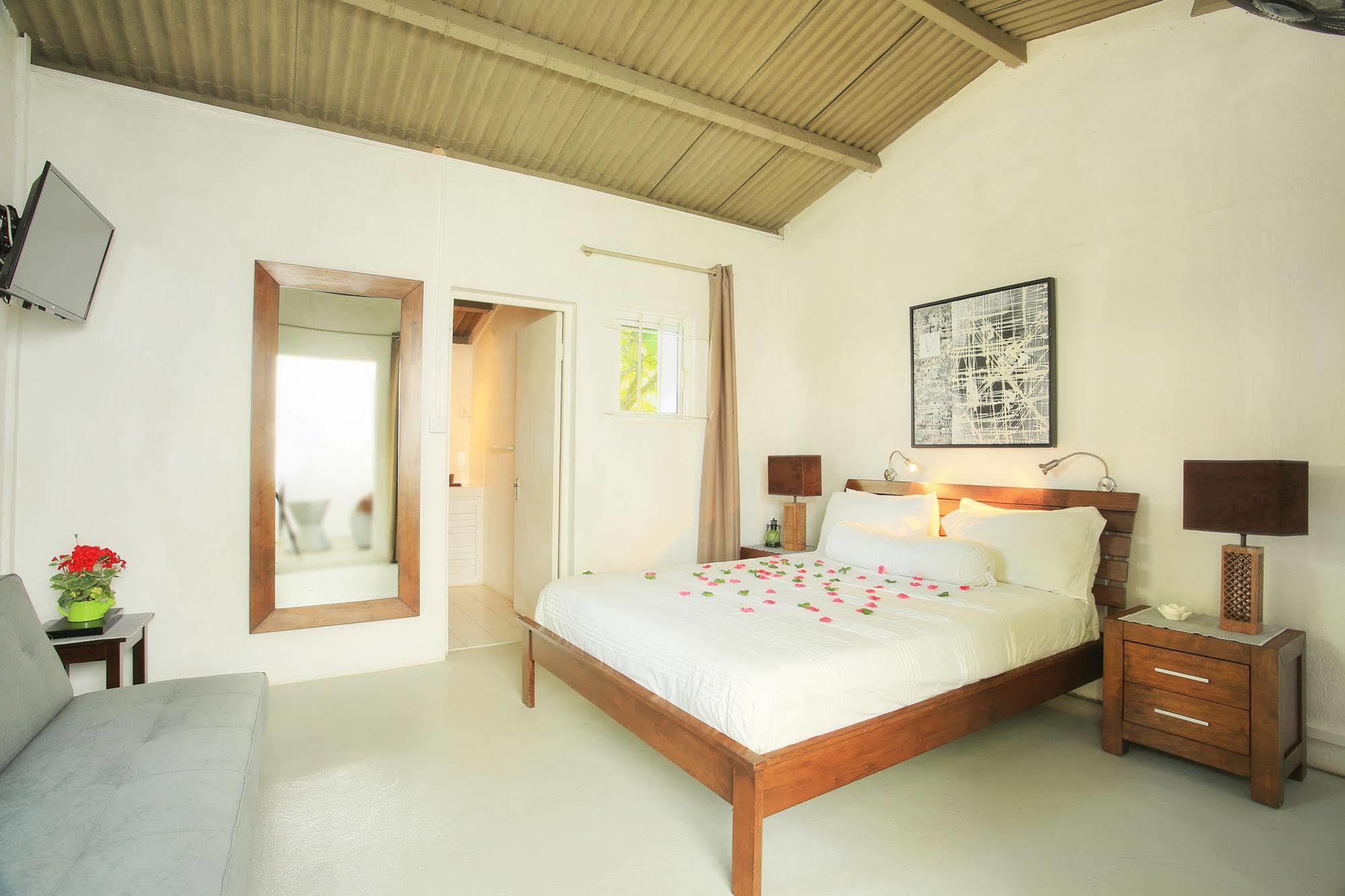 Esprit Libre Restaurant & Guest House Grand Baie Extérieur photo